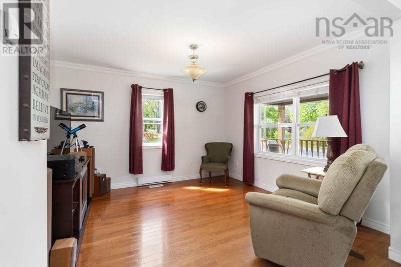 57 St Phillips Street — photo 2 of 14