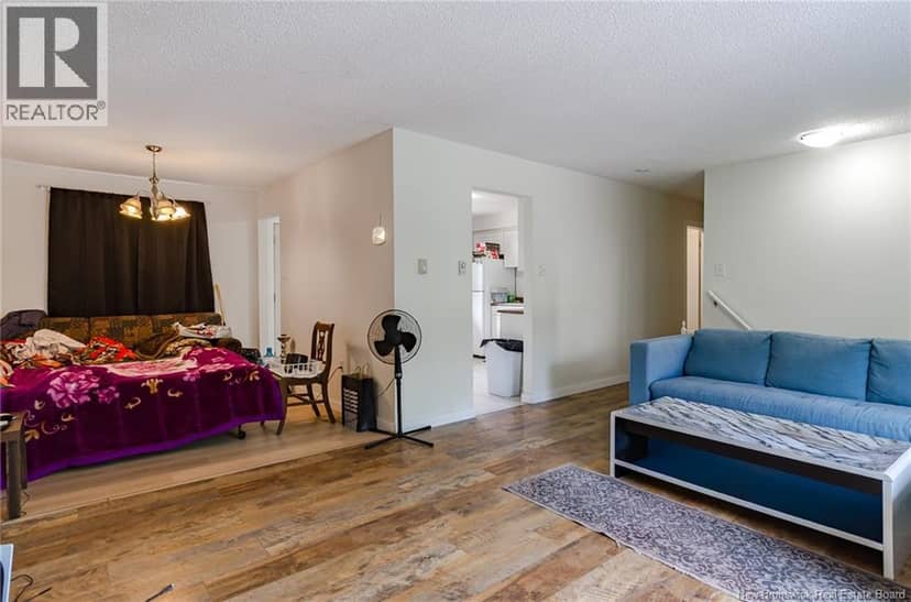 6 Parkdale Avenue — photo 9 of 20