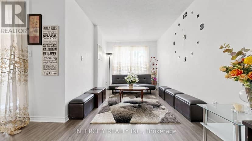 142 - 21 Livonia Place, Toronto, photo 4
