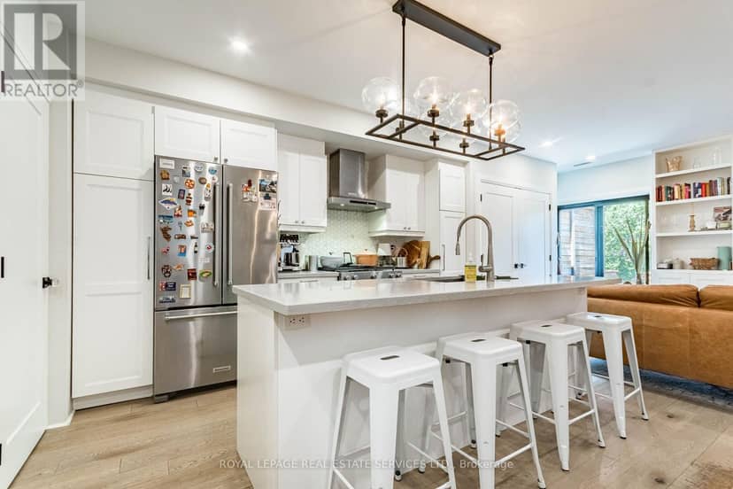 238 Garden Avenue, Toronto, photo 5