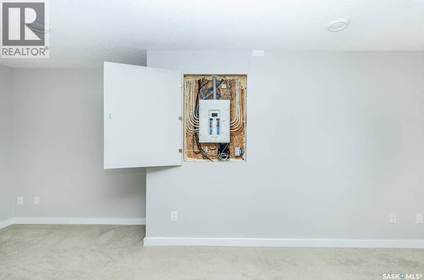 211 410 Ledingham WAY — photo 23 of 33