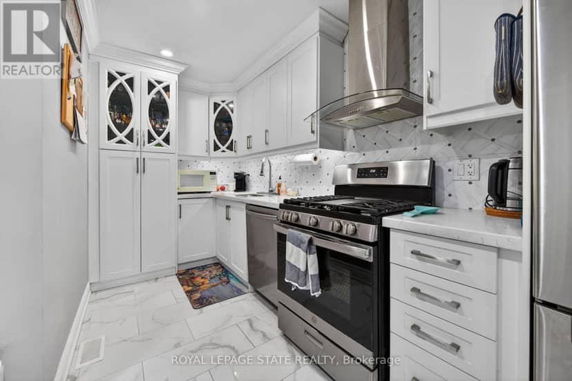 219 Hess Street S — photo 14 of 40