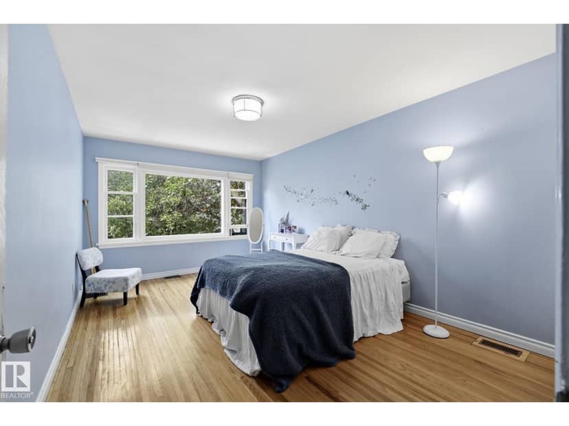 9107 118 ST NW — photo 30 of 40