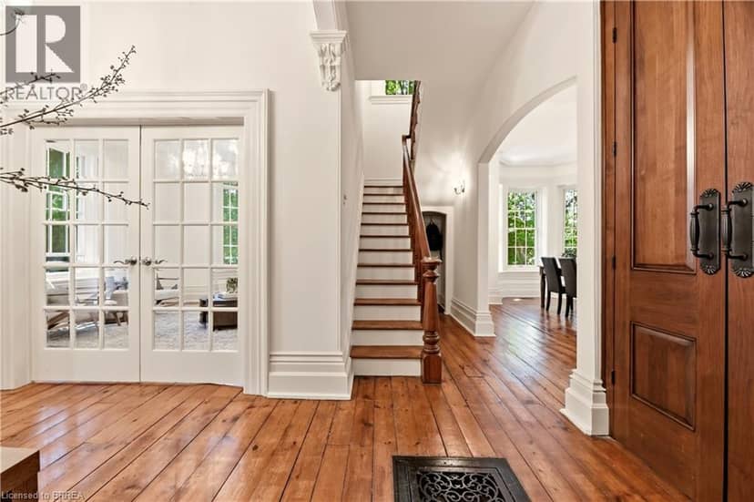 25 DUNBAR Street — photo 3 of 40