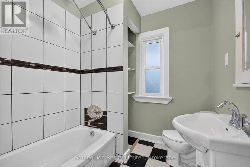 540 Charlotte Street — photo 16 of 40