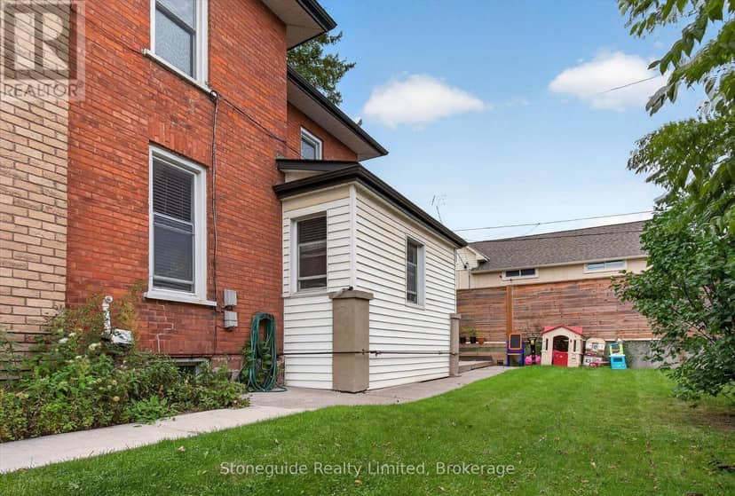 540 Charlotte Street — photo 3 of 40