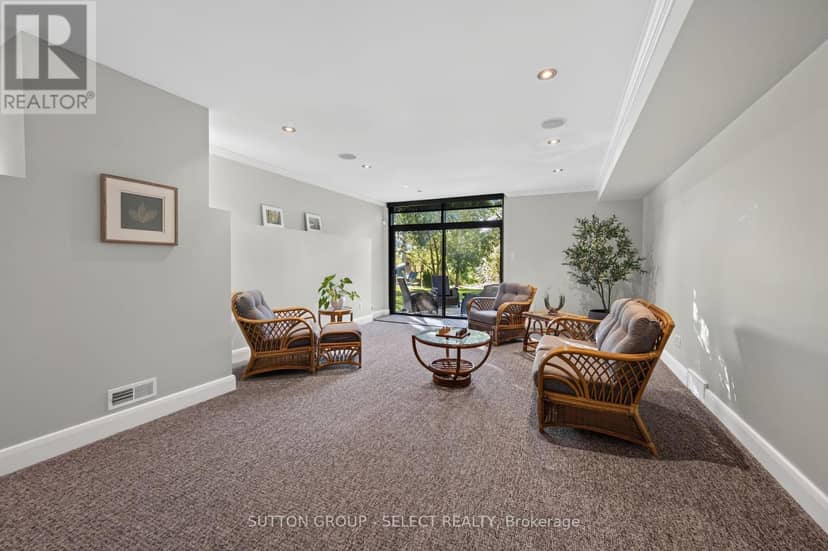 6 - 756 Riverside Drive — photo 37 of 40