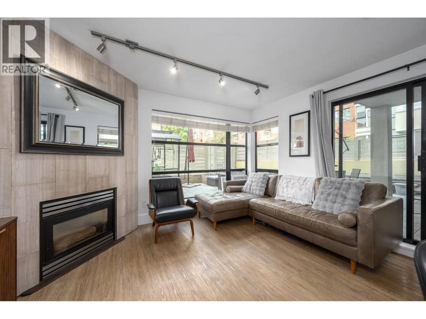 204 124 W 3rd Street, North Vancouver, photo 4