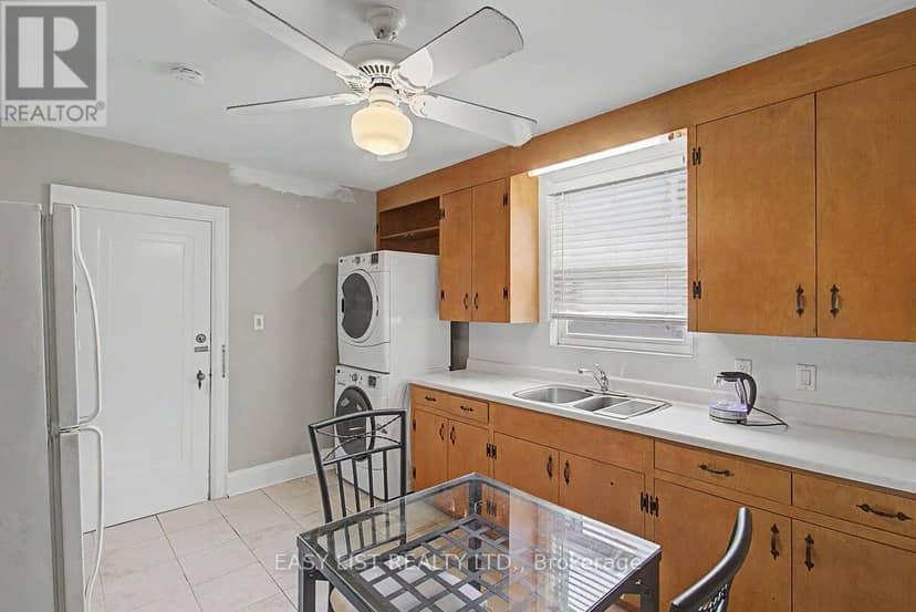 77 Avondale Avenue — photo 3 of 17