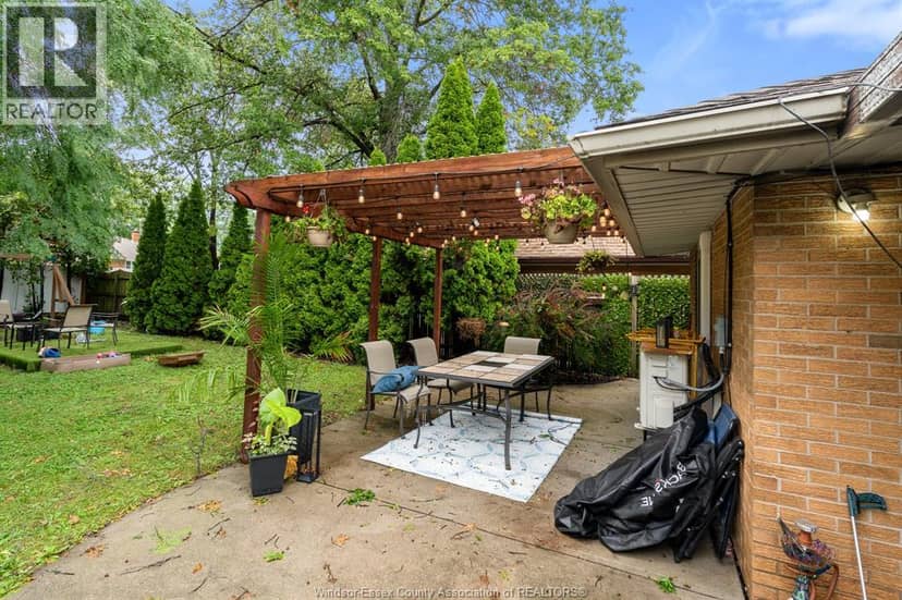 2725 Buckingham Drive — photo 37 of 40