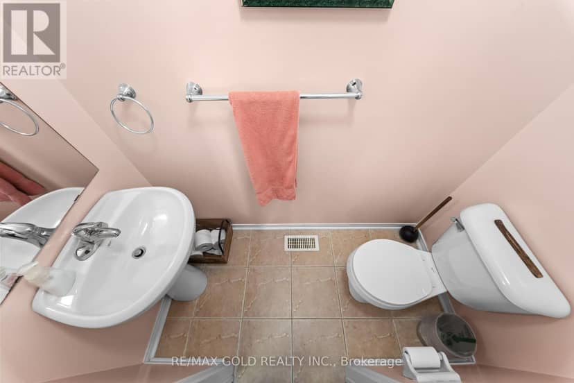 35 Goreridge Crescent — photo 12 of 27