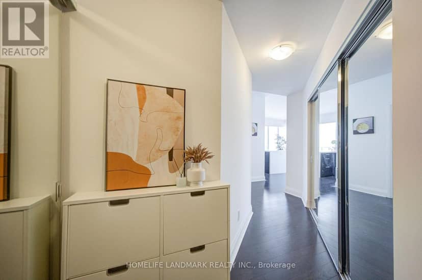 3410 - 1080 Bay Street — photo 9 of 40