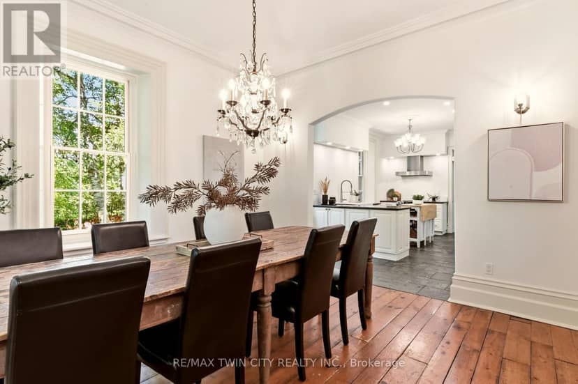 25 Dunbar Street — photo 15 of 40