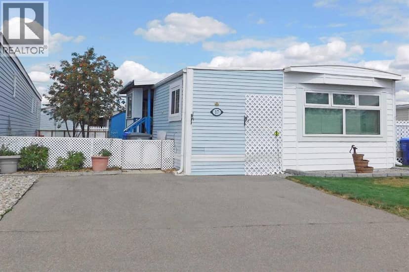 #17, 5853 4 Street W, Claresholm