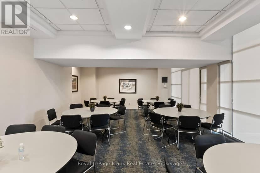 2910 - 736 Bay Street — photo 29 of 32