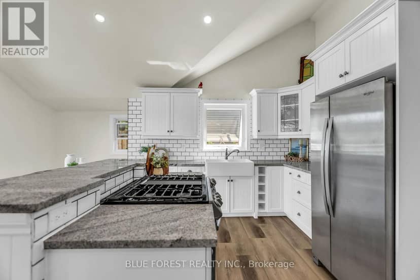 213 William Street — photo 15 of 36