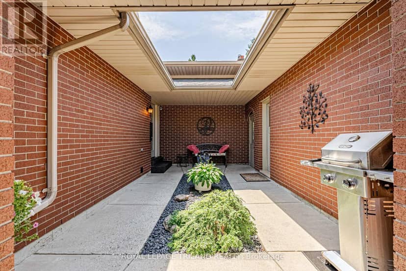 189 Huntington Crescent, Thames Centre, photo 3