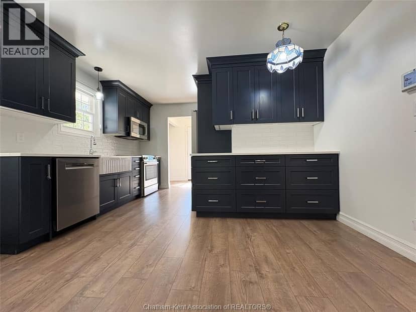 461 McNaughton AVENUE West — photo 14 of 40