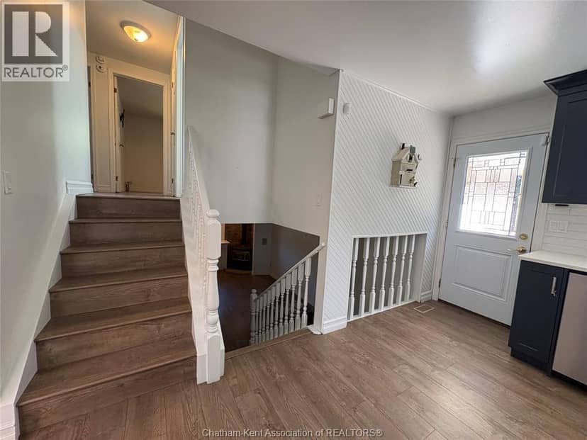 461 McNaughton AVENUE West — photo 20 of 40