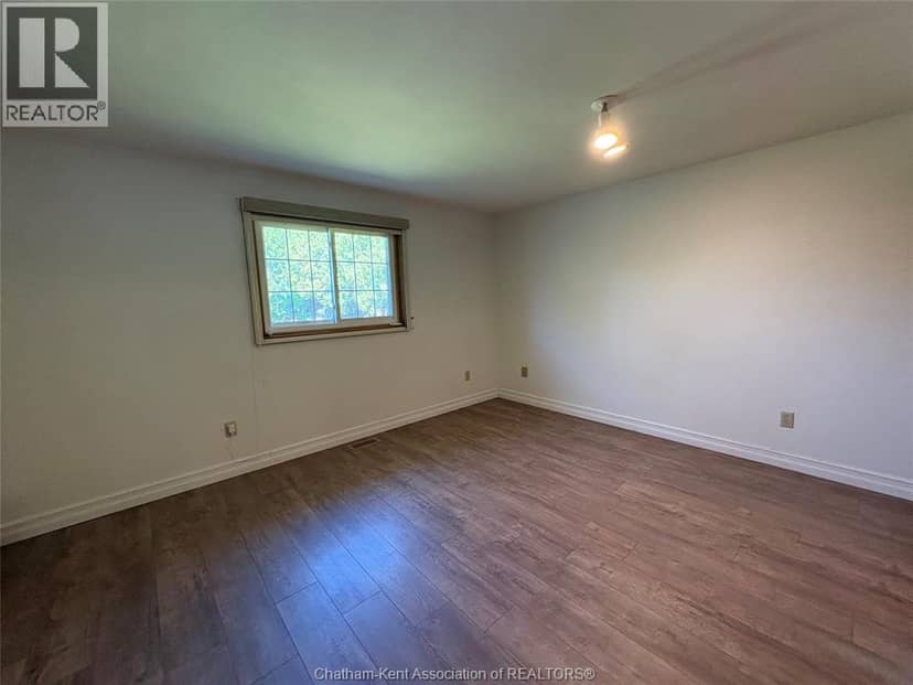 461 McNaughton AVENUE West — photo 29 of 40