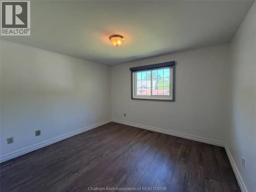 461 McNaughton AVENUE West — photo 31 of 40