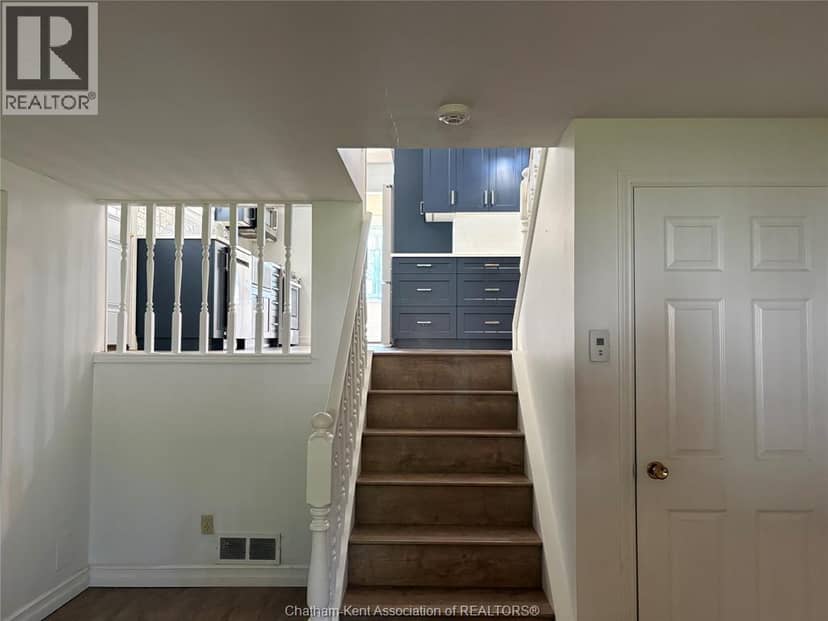461 McNaughton AVENUE West — photo 34 of 40