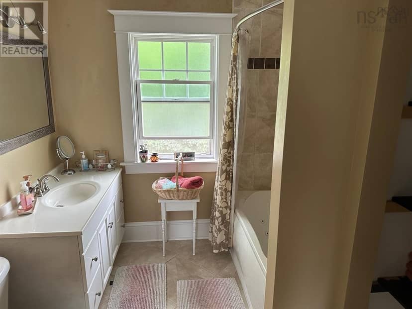 1518/1520 Bridge Street Street — photo 30 of 31