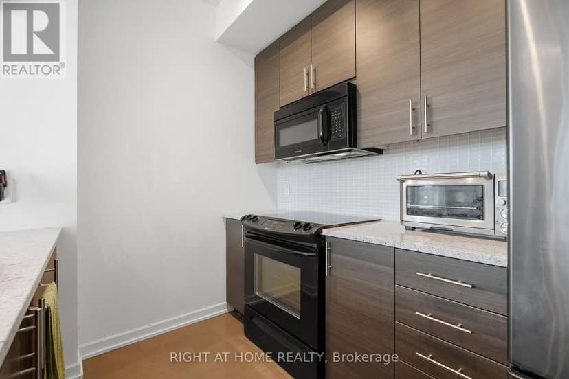 1012 - 70 Forest Manor Road — photo 7 of 37