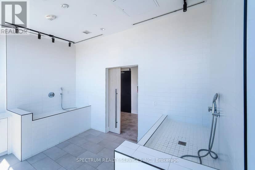 427 - 30 Tretti Way — photo 36 of 40