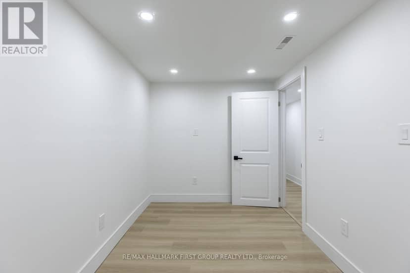 75 - 270 Timberbank Boulevard — photo 24 of 27