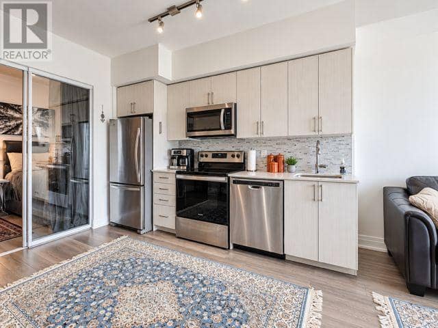 335 - 3121 Sheppard Avenue E — photo 5 of 15