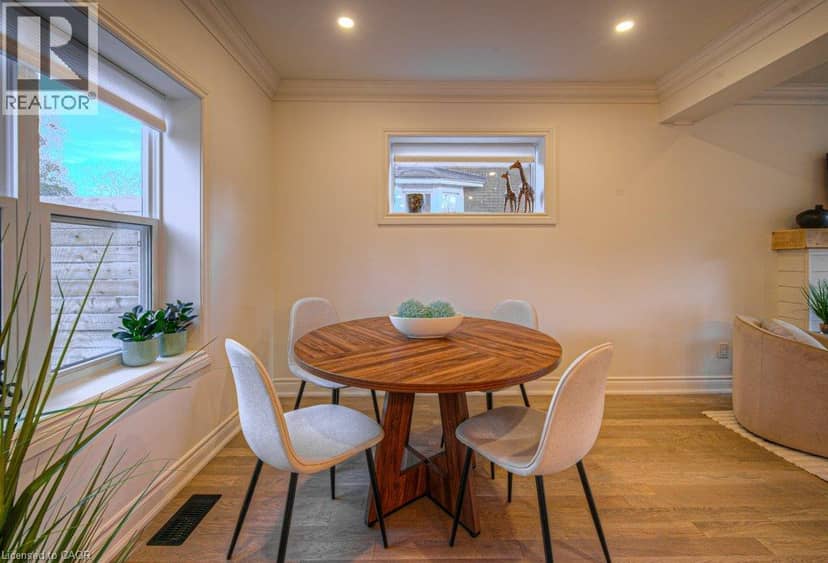 30 DUNBAR Road S — photo 13 of 35