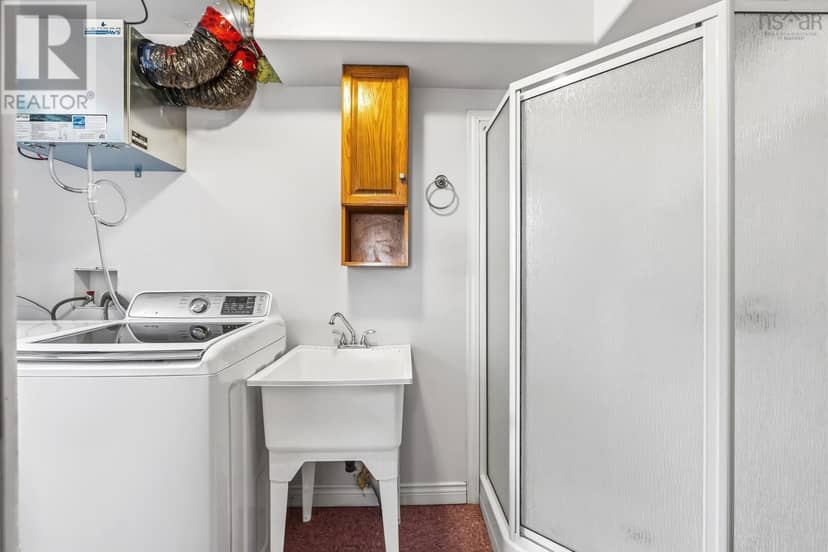 453 Young Street — photo 32 of 32