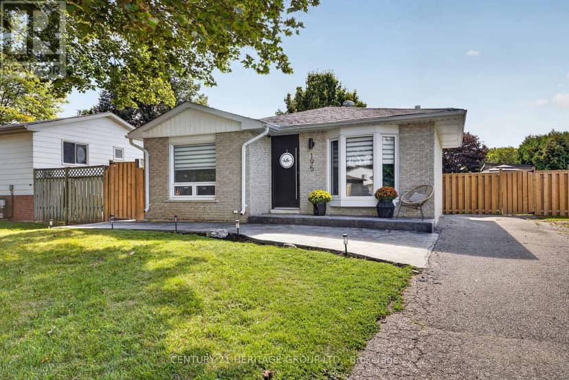 195 Mackenzie Street — photo 1 of 33