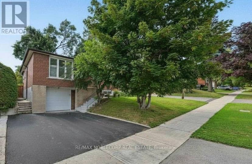 166 Collings Avenue — photo 3 of 30