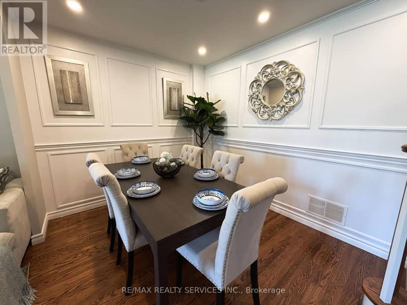 238 Laurier Avenue — photo 8 of 32