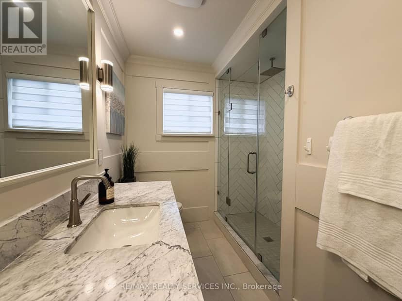 238 Laurier Avenue — photo 15 of 32
