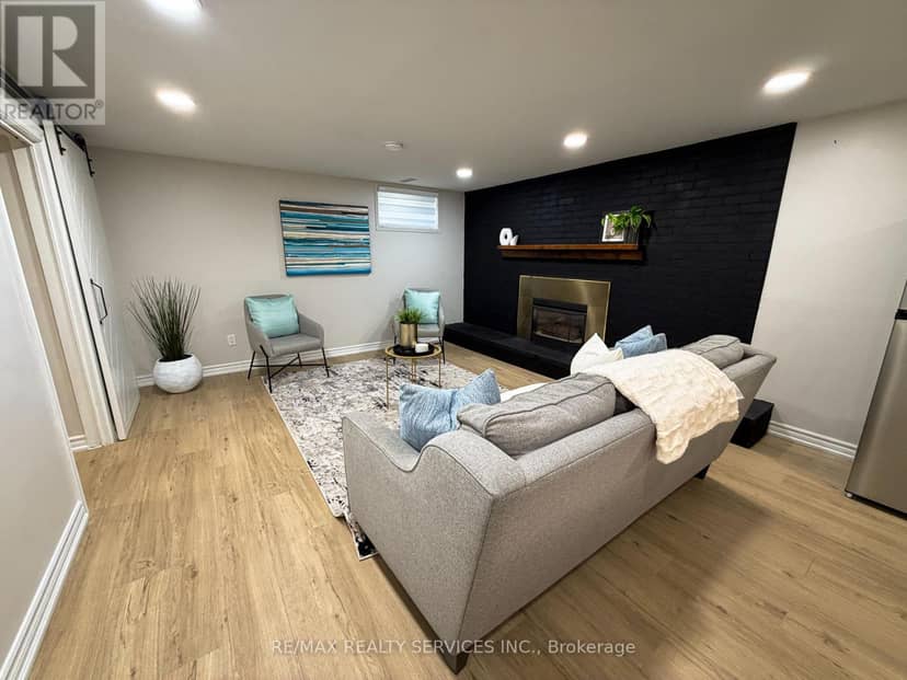 238 Laurier Avenue — photo 20 of 32