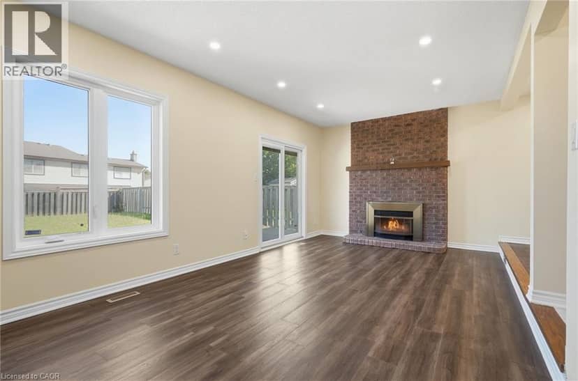 184 MACINTOSH Drive — photo 9 of 40