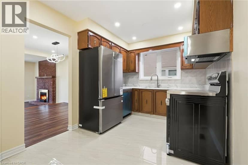184 MACINTOSH Drive — photo 13 of 40