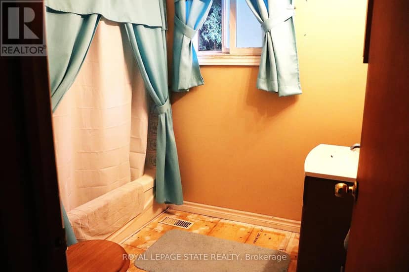 348 Weir Street N — photo 12 of 16
