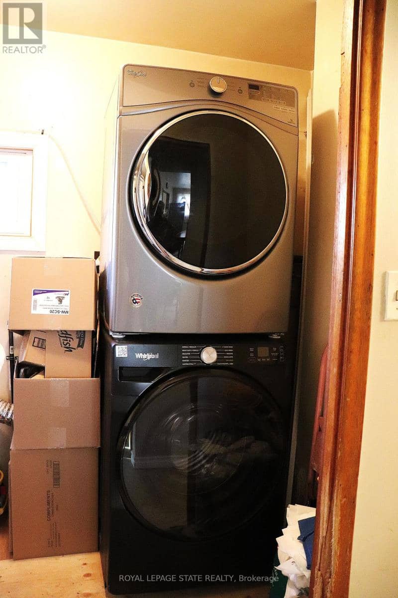 348 Weir Street N — photo 15 of 16