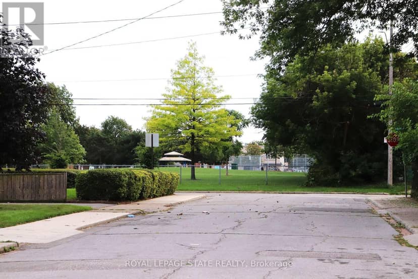 348 Weir Street N — photo 3 of 16