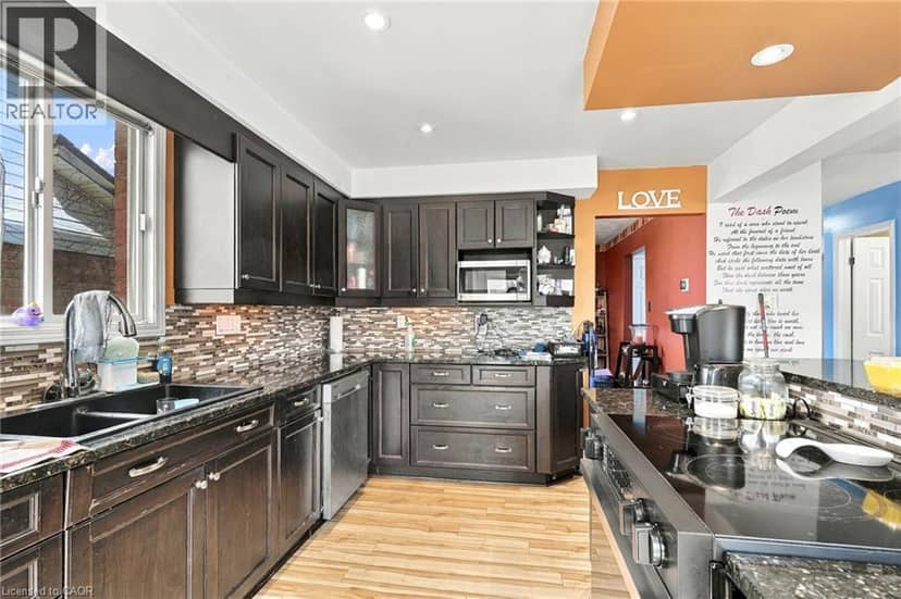 23 DESANTIS Court — photo 14 of 40