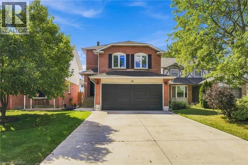23 DESANTIS Court, Hamilton, photo 2