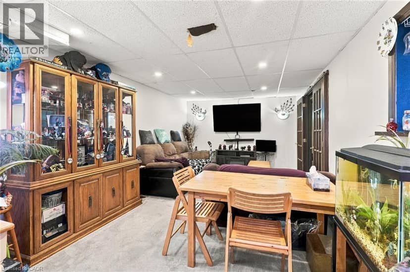 23 DESANTIS Court — photo 34 of 40