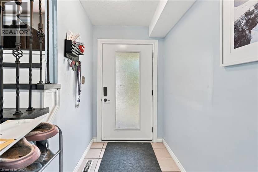 23 DESANTIS Court, Hamilton, photo 6