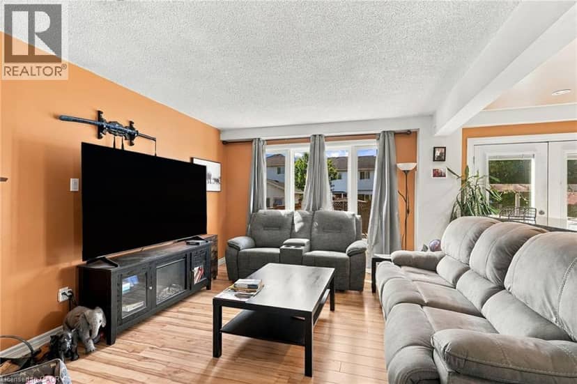 23 DESANTIS Court, Hamilton, photo 8