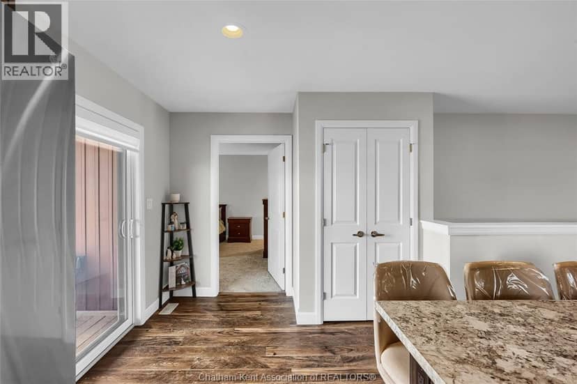 62 Moonstone Crescent — photo 18 of 40