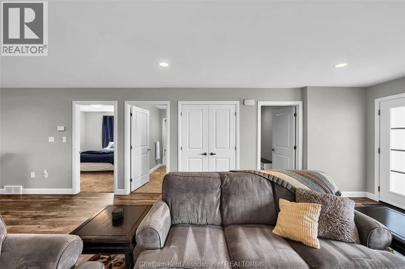 62 Moonstone Crescent — photo 7 of 40